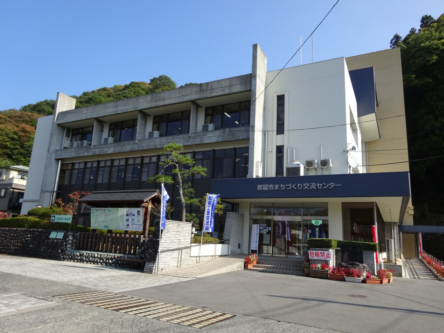 夏休みこども映画会　＜都留市学童保育連絡協議会・市立図書館共同企画＞ 　